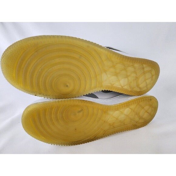 Athletic_Shoes